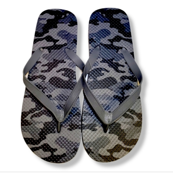 ♥️ 4 for $25 ♥️ #49 New Mens Gray Camoflauge Black Flip Flop Sandals 10 11 - Picture 2 of 6